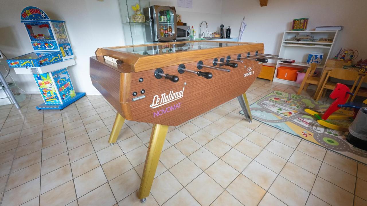 Delemont Youth Hostel Bagian luar foto