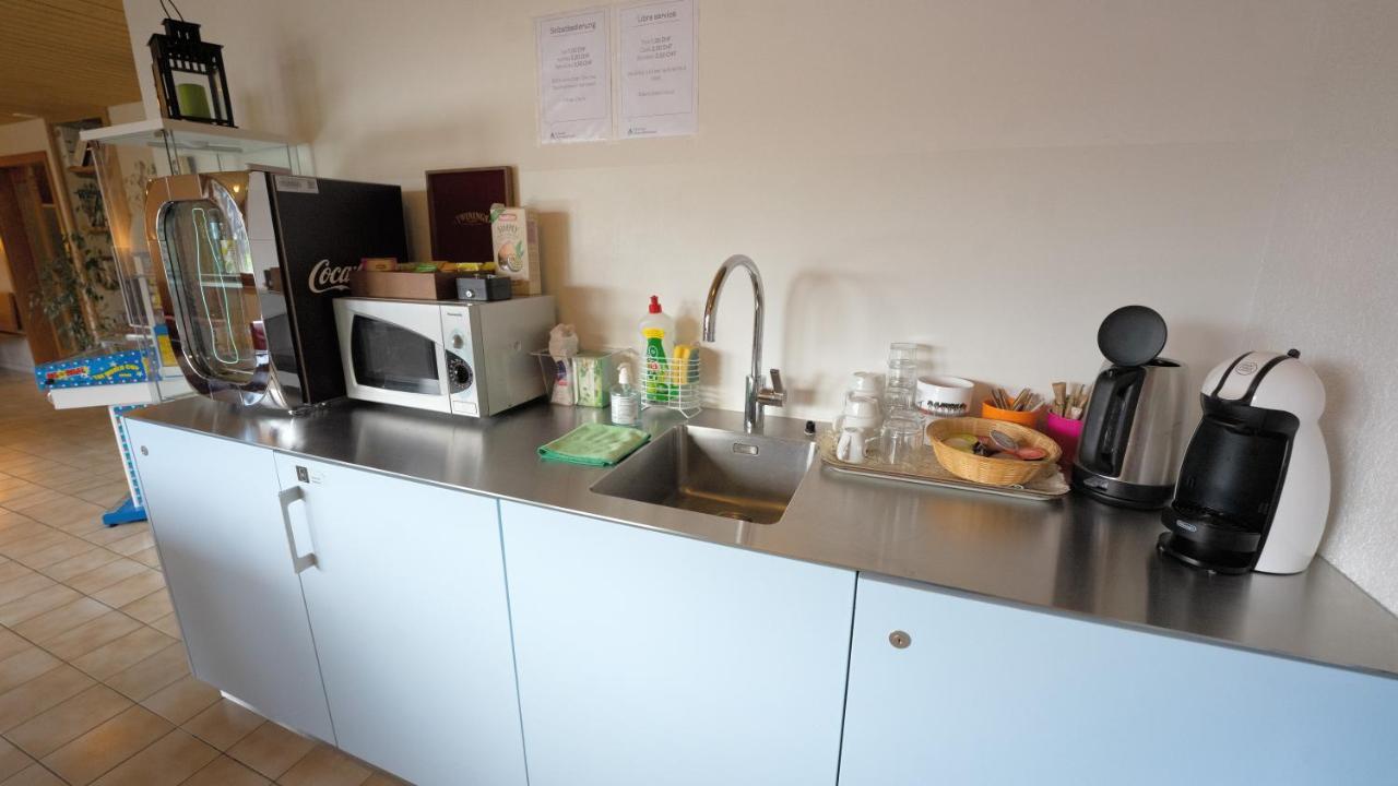 Delemont Youth Hostel Bagian luar foto