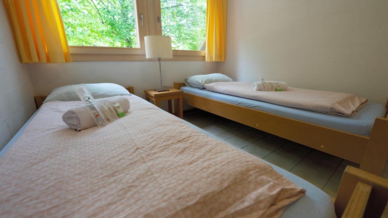 Delemont Youth Hostel Bagian luar foto