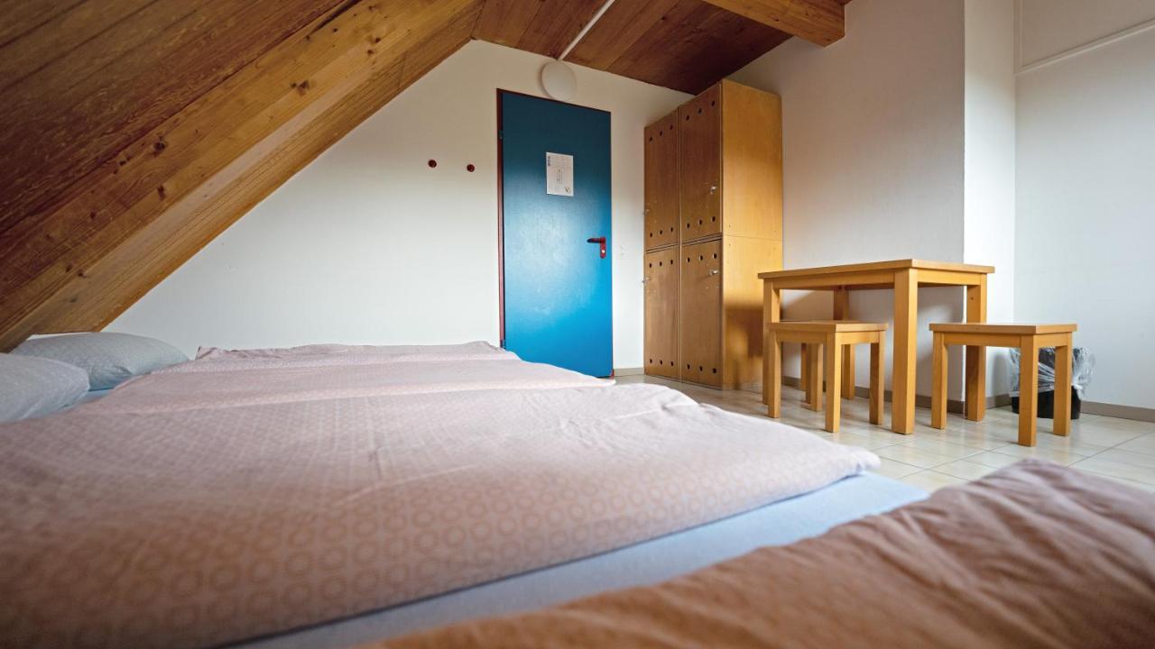 Delemont Youth Hostel Bagian luar foto
