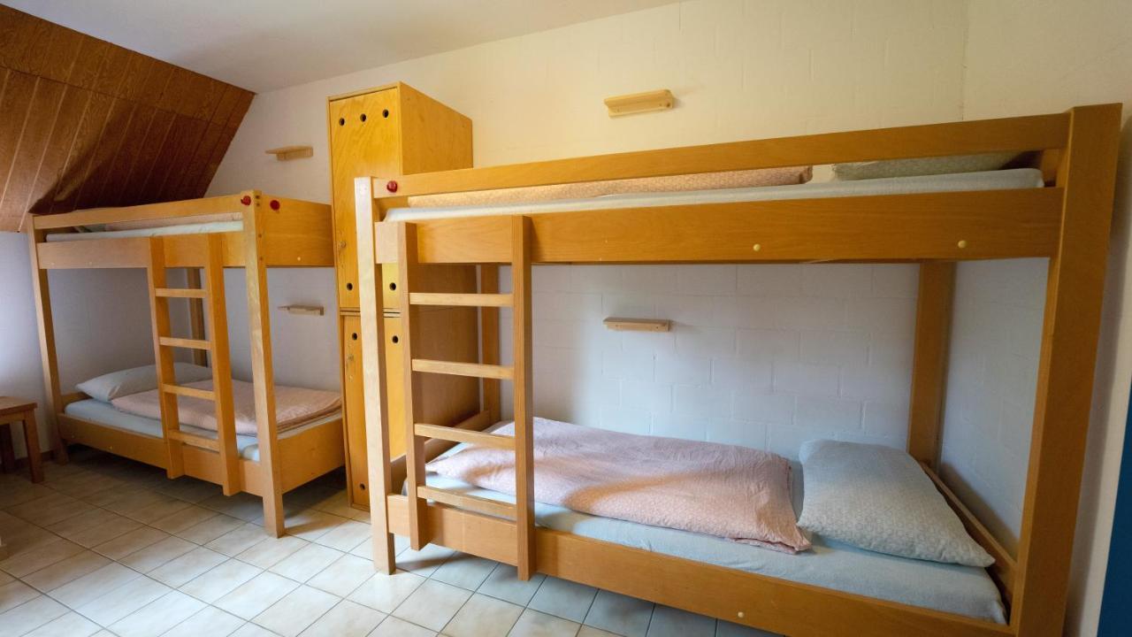 Delemont Youth Hostel Bagian luar foto