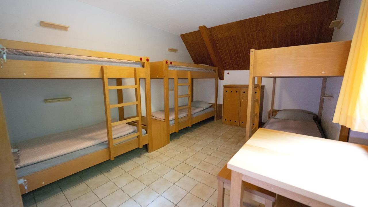 Delemont Youth Hostel Bagian luar foto