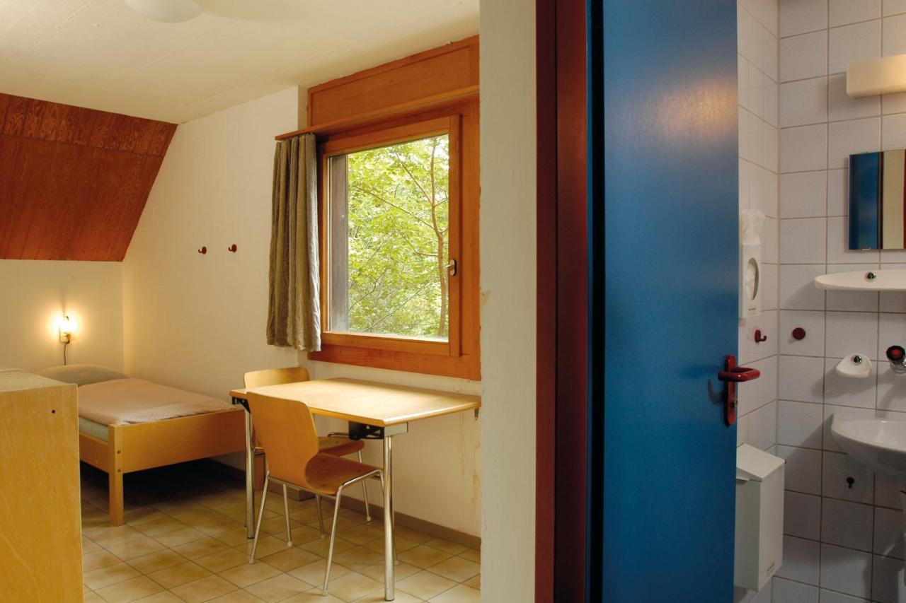 Delemont Youth Hostel Bagian luar foto