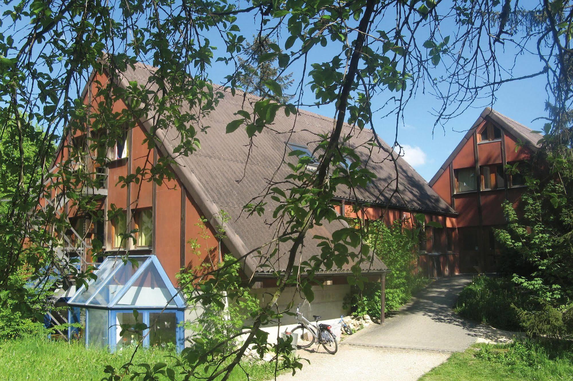 Delemont Youth Hostel Bagian luar foto